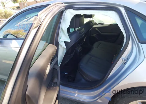 2017 Audi A4 2.0T Premium z USA, uszkodzony, nr VIN WAUANAF43HN025301